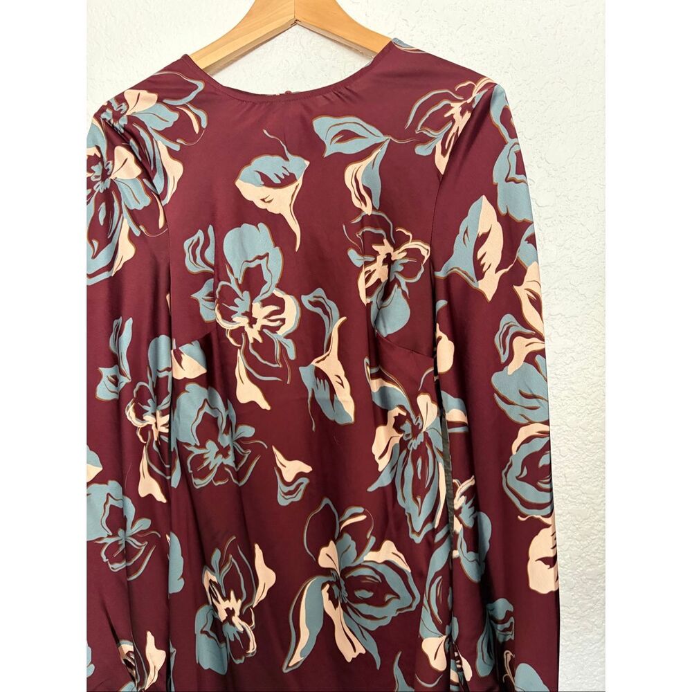 ASTR Elyse Satin Floral Midi Dress in Wine Floral Size M - Picture 6 of 12